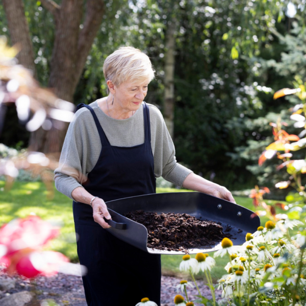 Emptying tray for Compostor and toilet. How to use summer