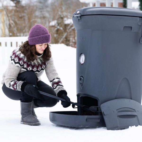 Emptying tray for Compostor and toilet. How to use winter.